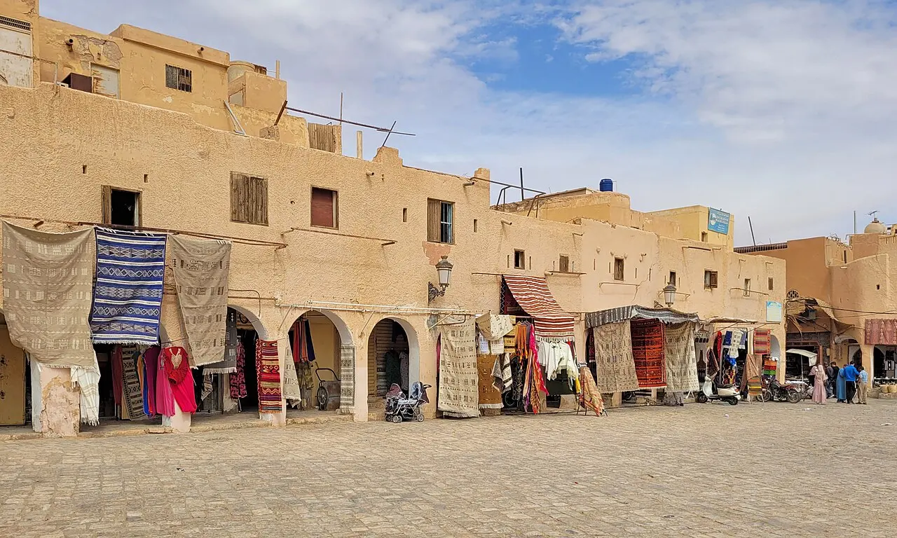 Market Place of Ksar Ghardaïa 05 — photo d’illustration (marchés et commerce)