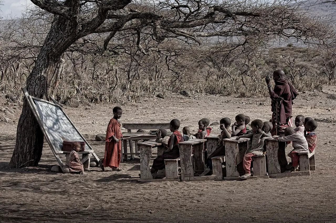 Open air classroom for Maasai children in Tanzania — photo d’illustration (école)