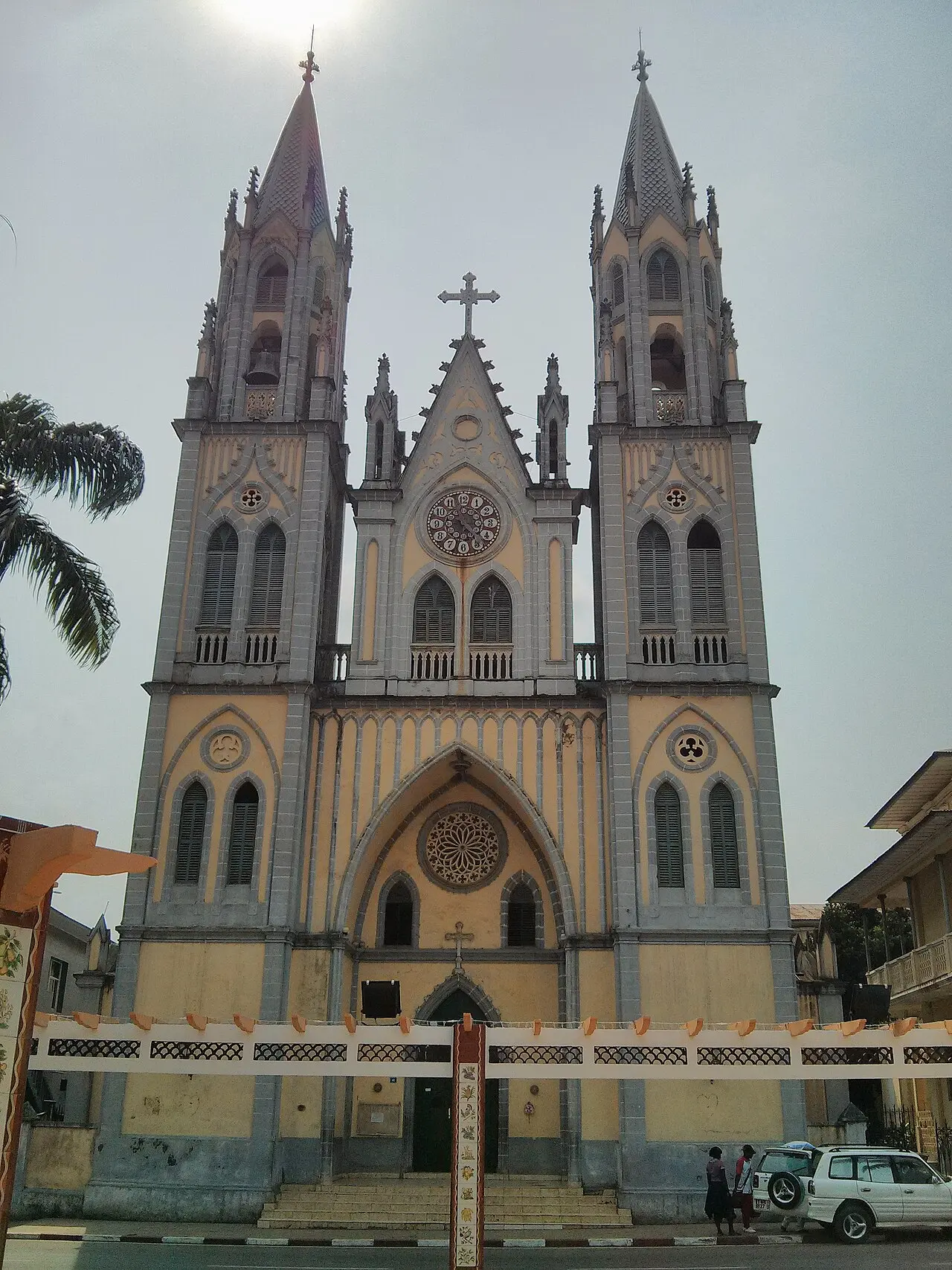 Cathédrale Sainte-Élisabeth de Malabo — illustration