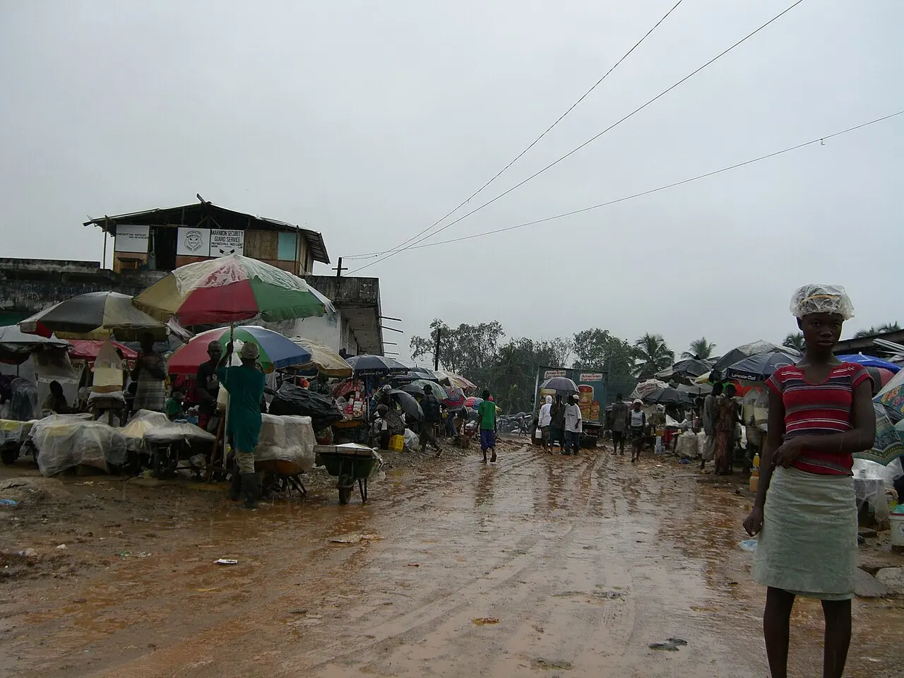 Liberia - Muddy market — photo d’illustration (marchés et commerce)