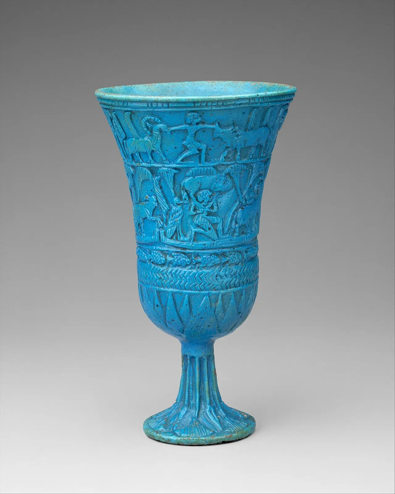 Vases lotiformes au Metropolitan Museum of Art — illustration