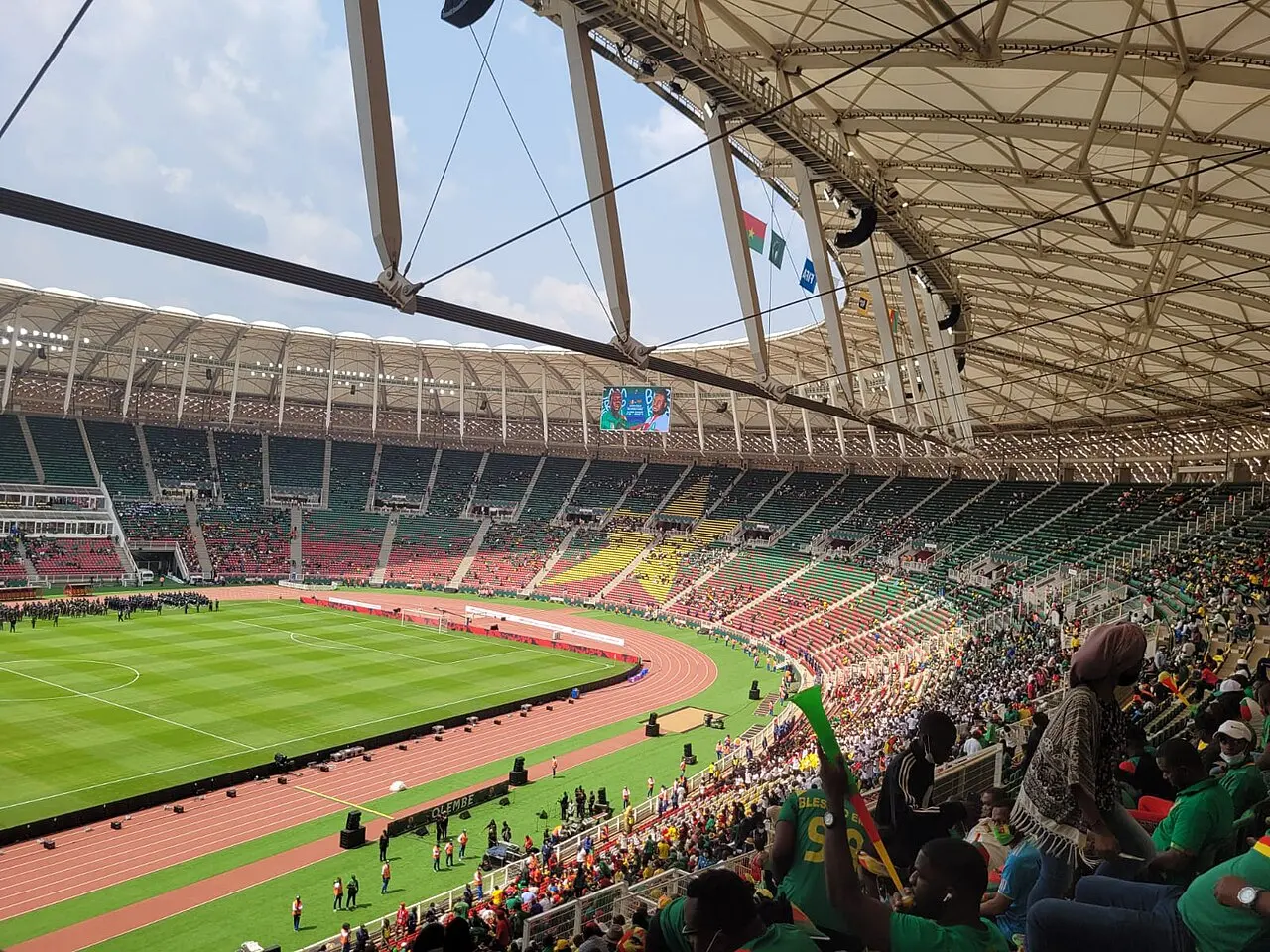 Stade de football d’Olembe — illustration