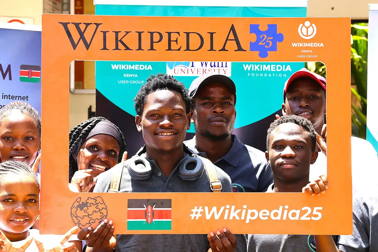 Students and Members of The Pwani Wiki Club in Kenya — photo d’illustration (université)