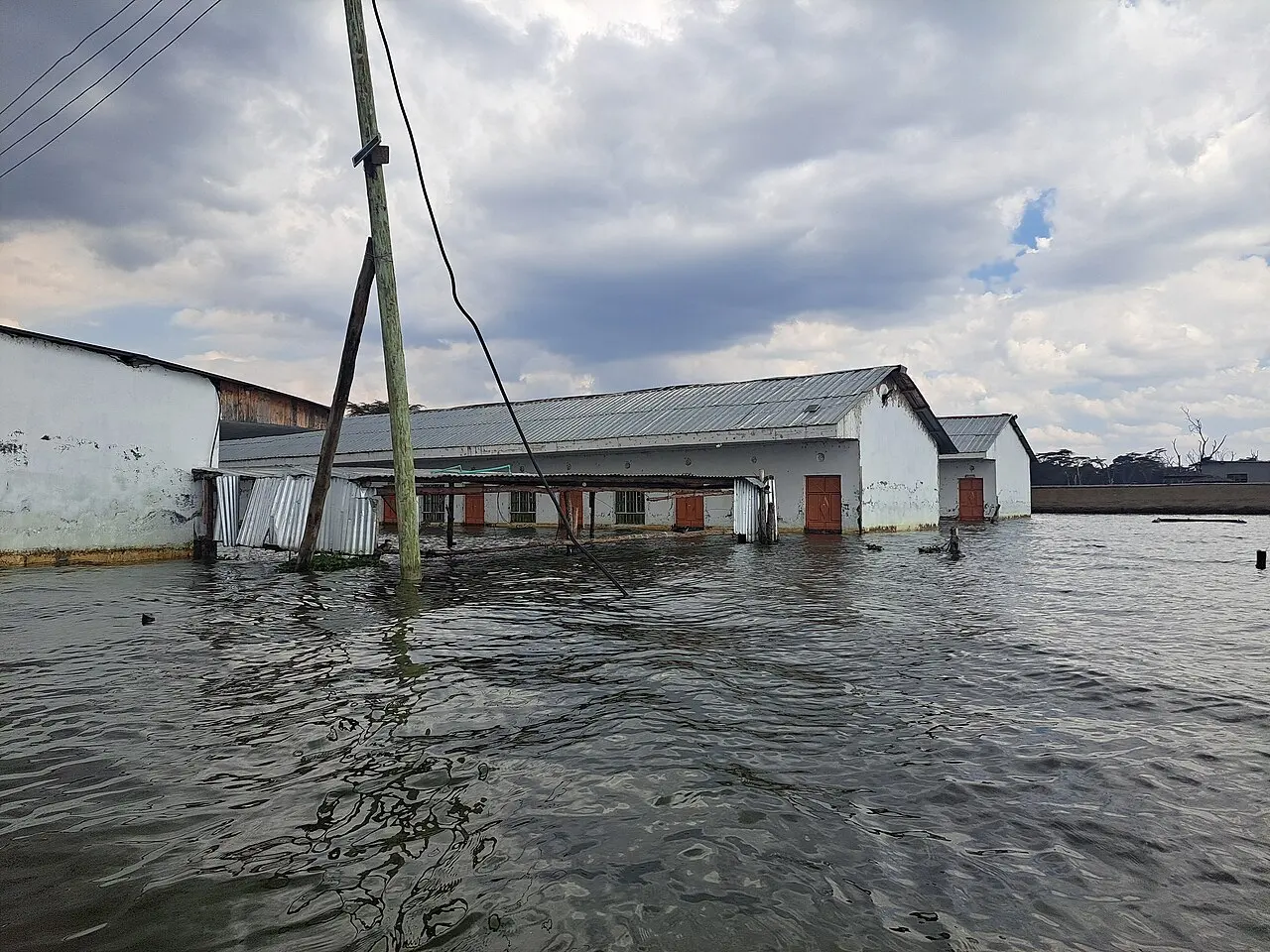 Flooded hotel on Lake Naivasha, Kenya — photo d’illustration (inondations)