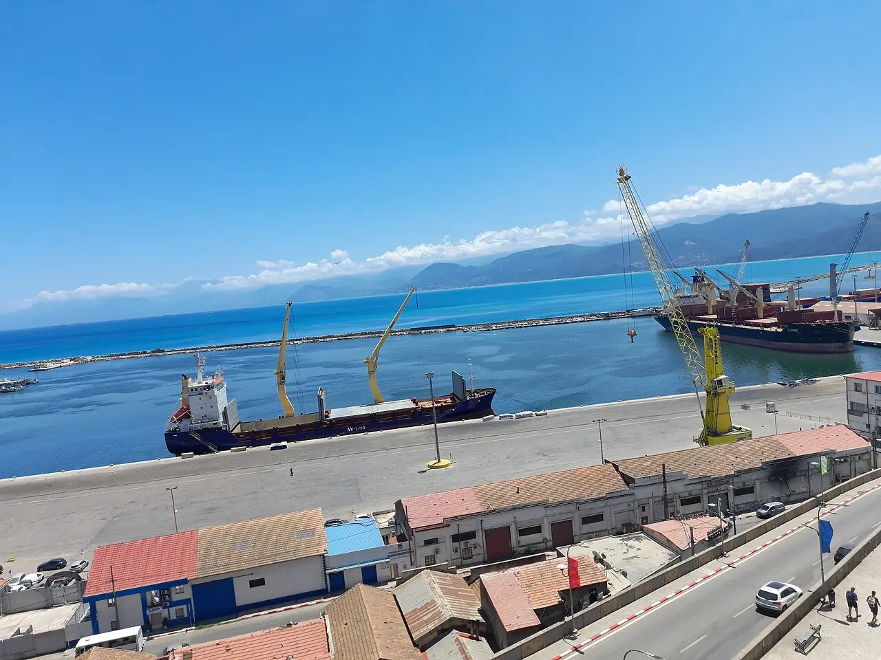 Place guidon et le port de Bejaia Algeria le 04 07 2026 — photo d’illustration (port)