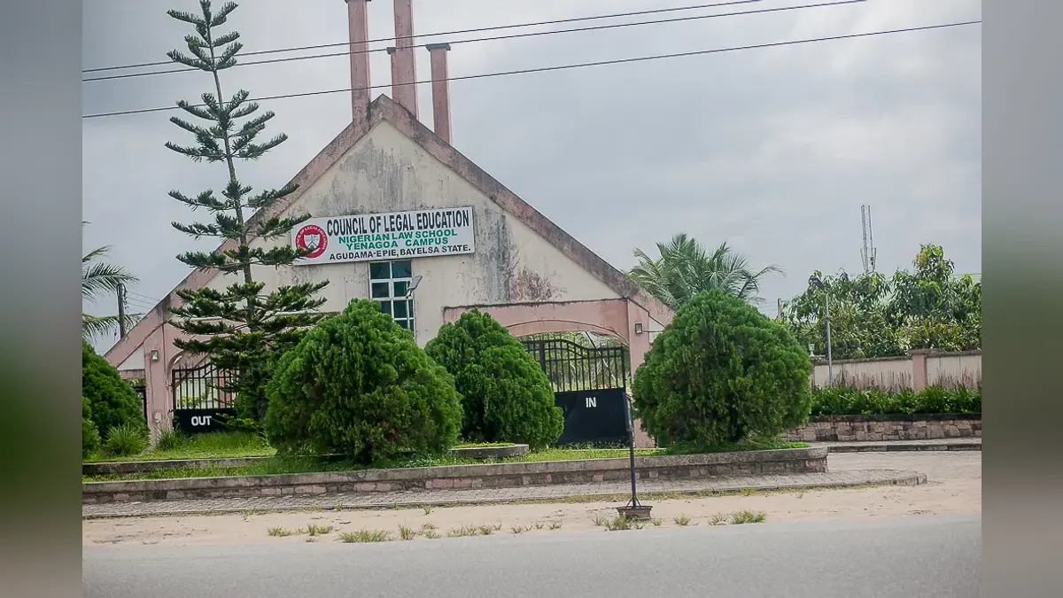 École de droit du Nigeria — illustration