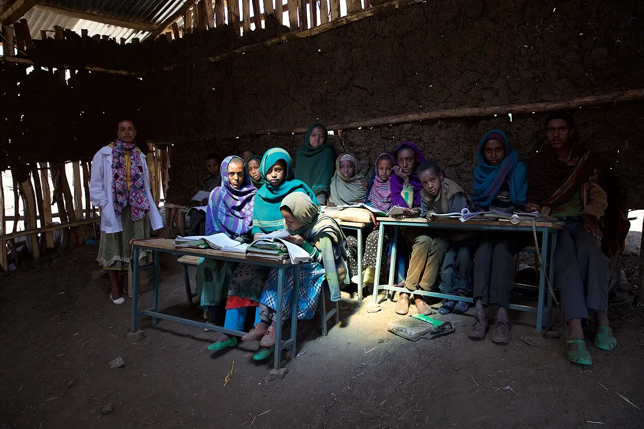 School in Semien Mountains, Ethiopia 02 — photo d’illustration (école)