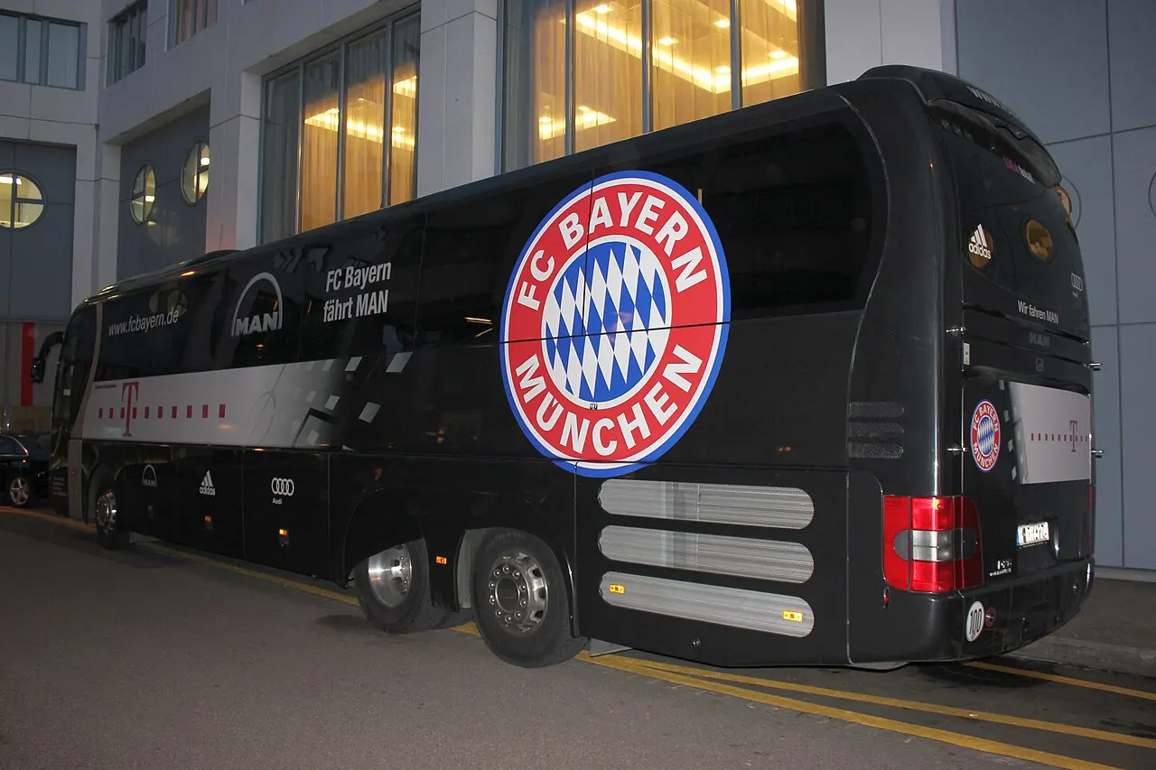 Bayern beat Freiburg 3-1 to reclaim Bundesliga top spot