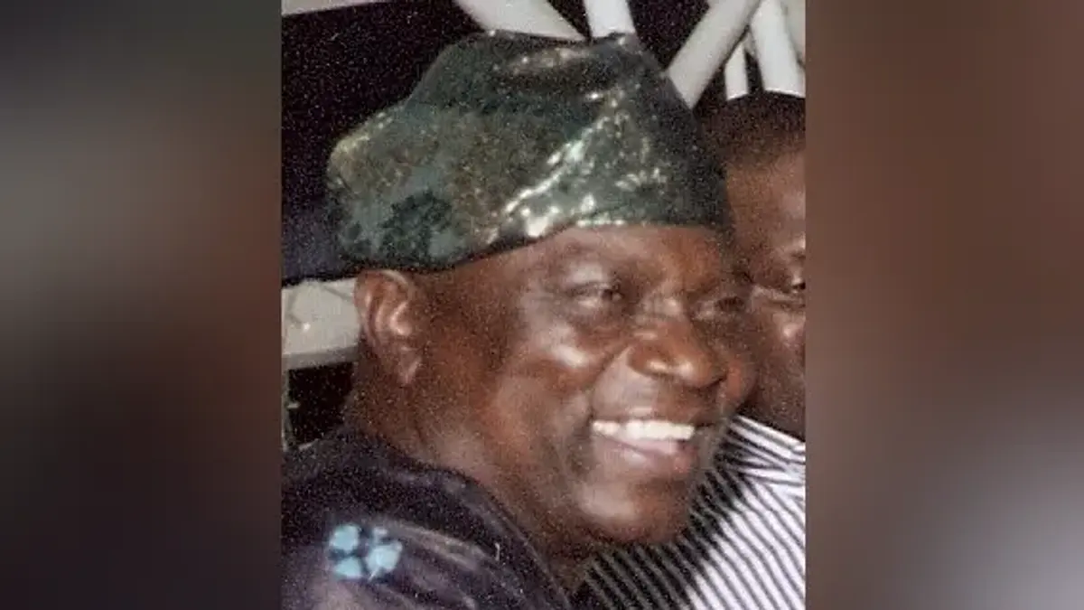 Olagunsoye Oyinlola — illustration