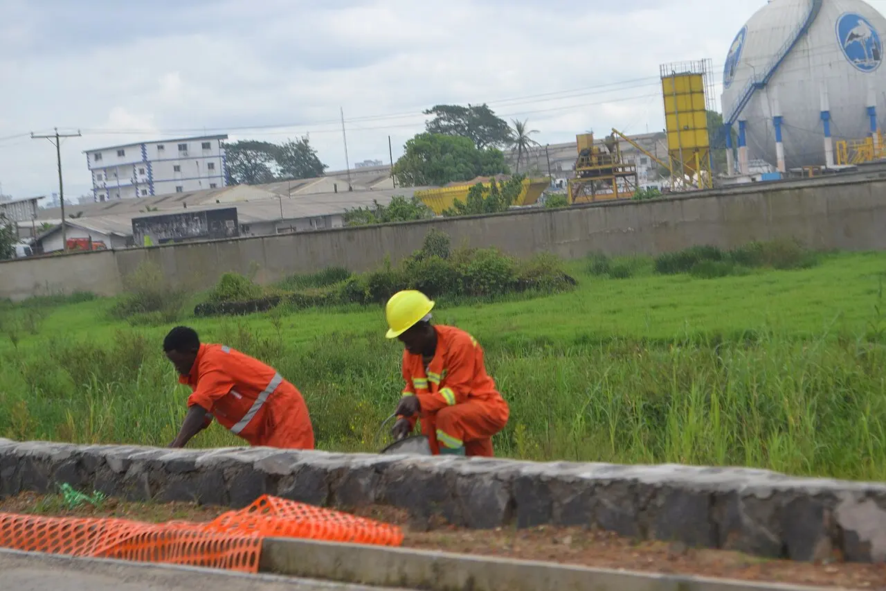 Road construction in Douala — photo d’illustration (routes et ponts)