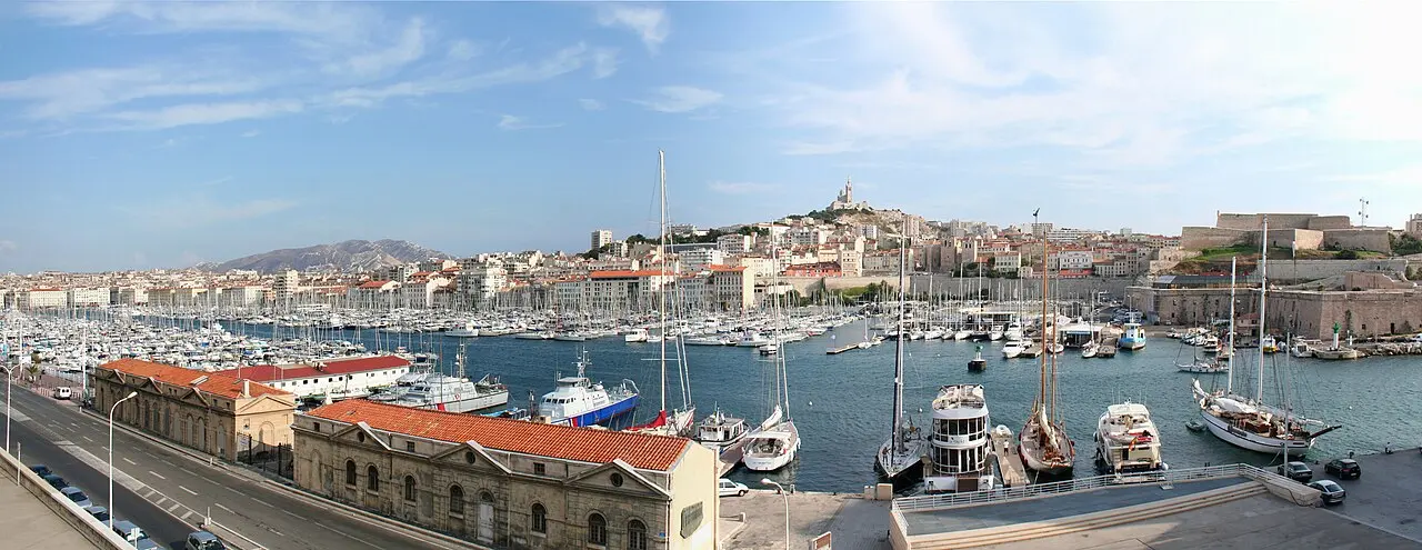 Anti-racism march draws 800 people in Marseille