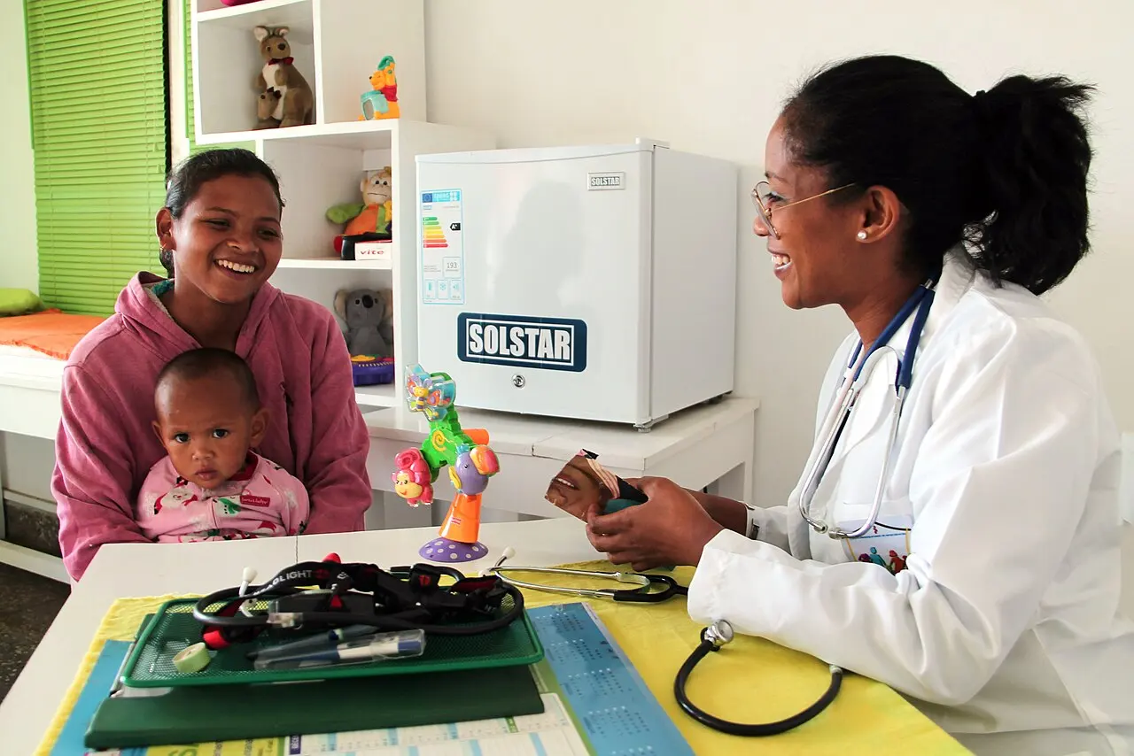 USAID in Madagascar YALI Participant Who Started a Health Center (30996683283) — photo d’illustration (santé)