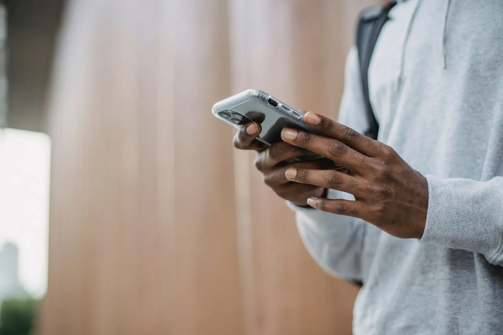 Nigeria tightens controls on fake phones