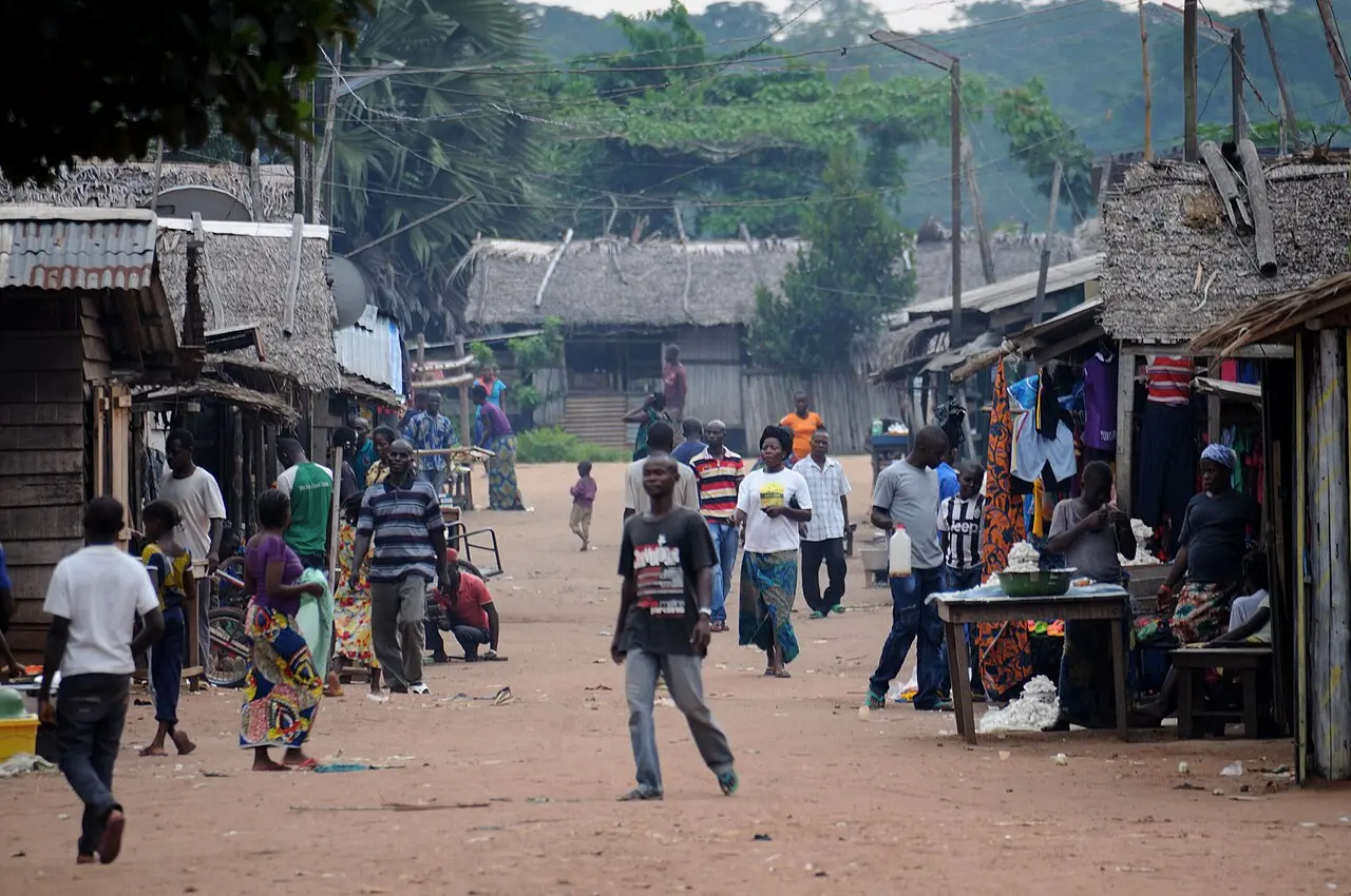 Market street in Bayanga, Central African Republic — photo d’illustration (marchés et commerce)