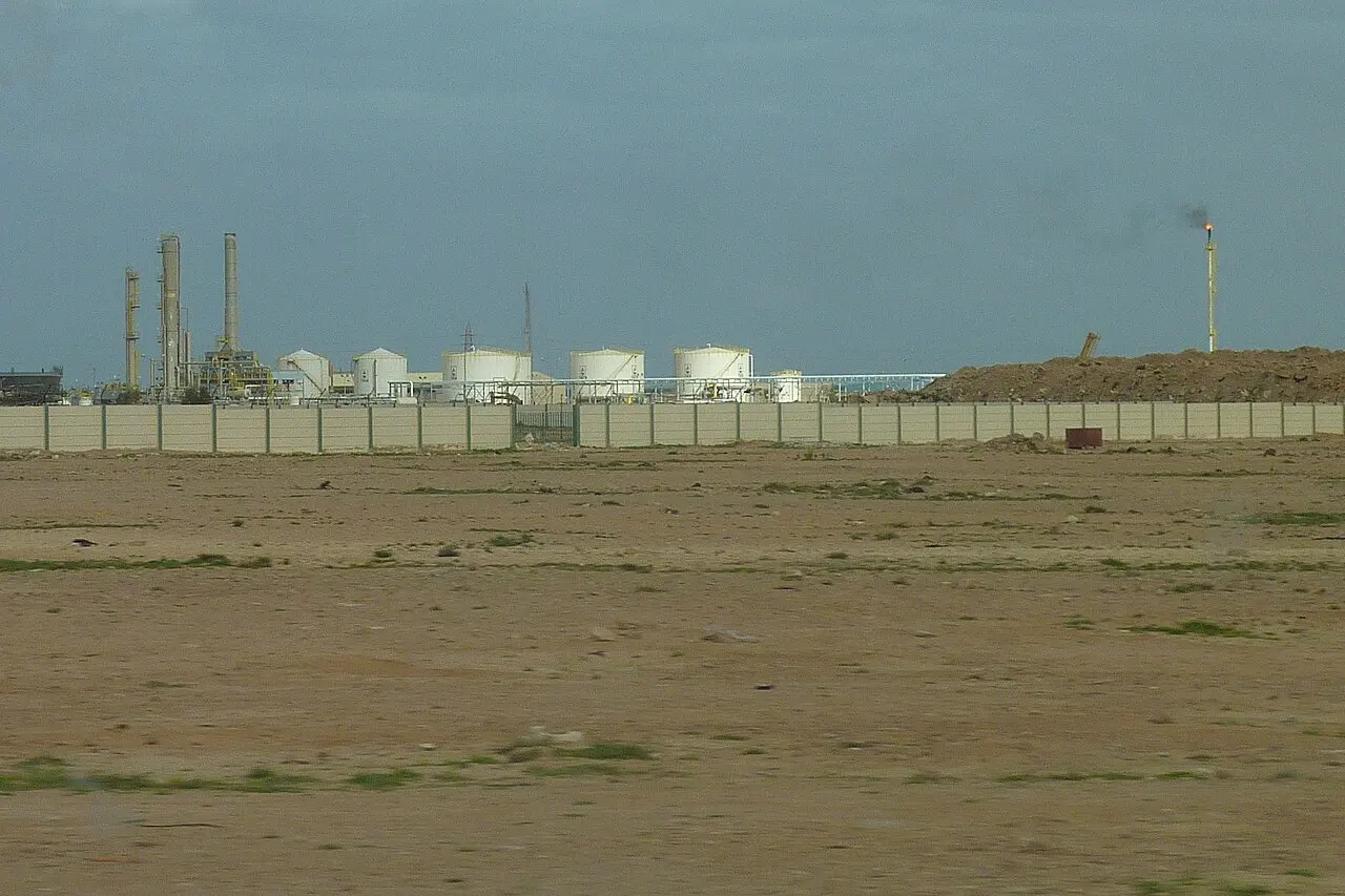 Oil refinery - panoramio — photo d’illustration (pétrole et gaz)