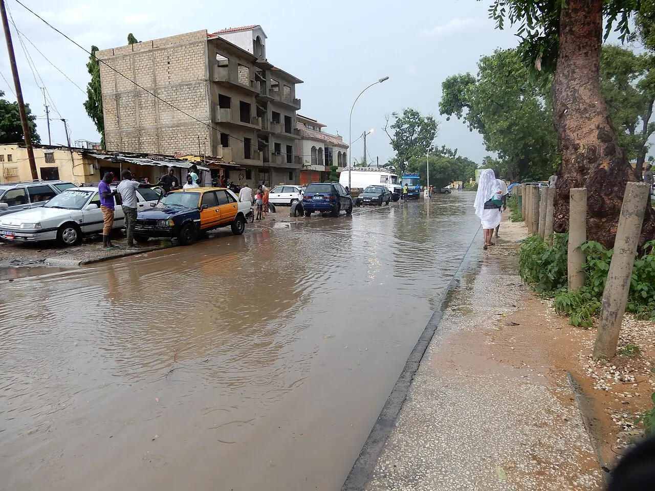 Rue inondée à Thiès — photo d’illustration (inondations)