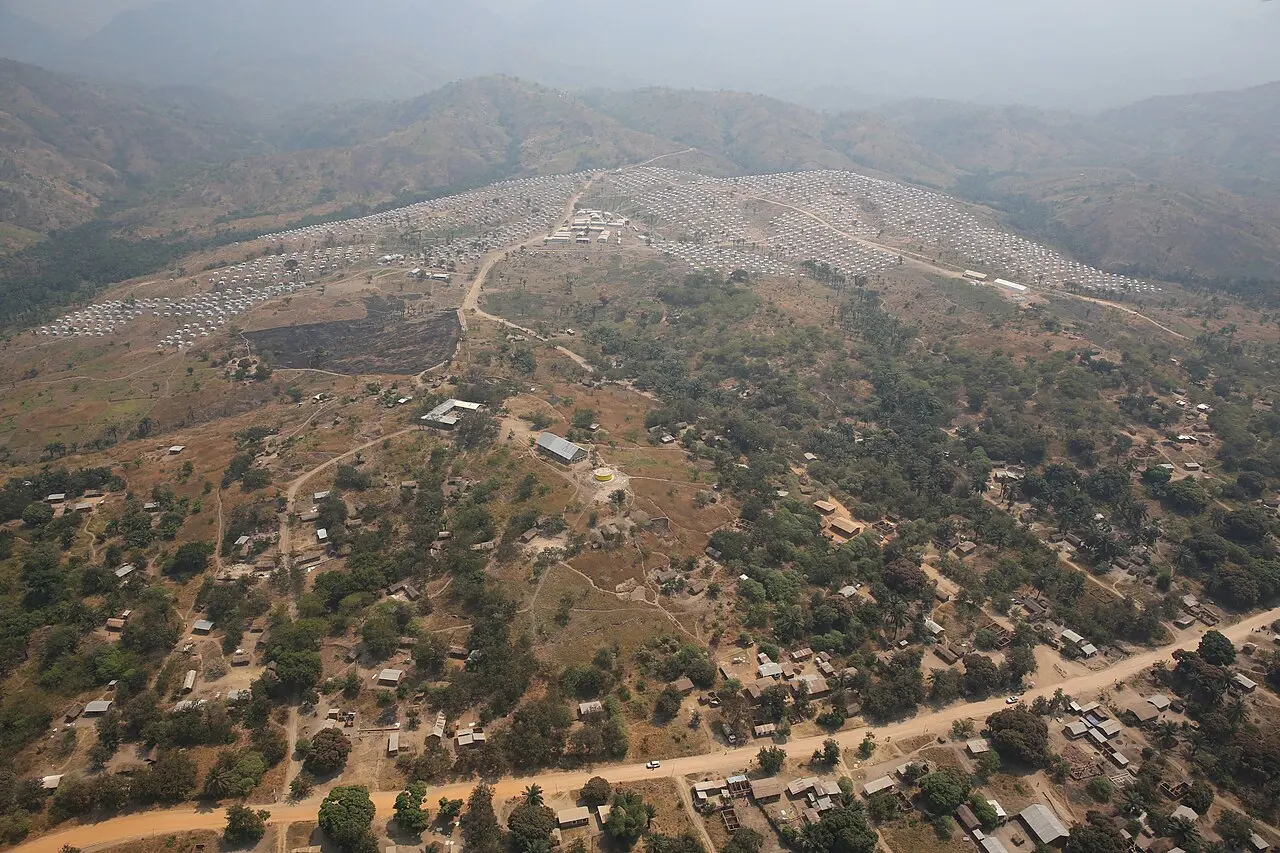 Aerial view Lusenda Burundi refugee camp (20122811610) — photo d’illustration (réfugiés et déplacés)
