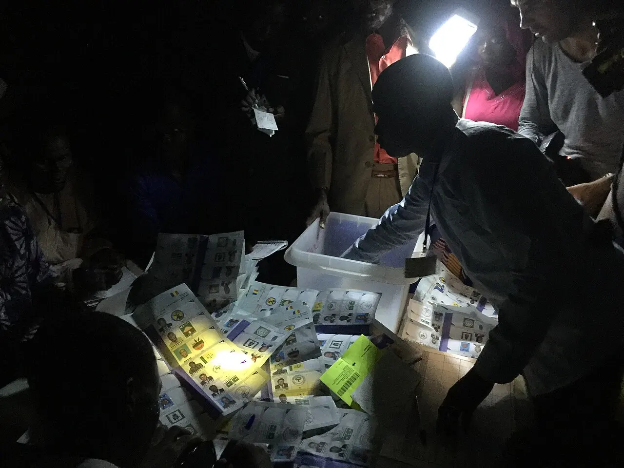 Vote couting during the 2016 Chadian presidential election — photo d’illustration (élections)
