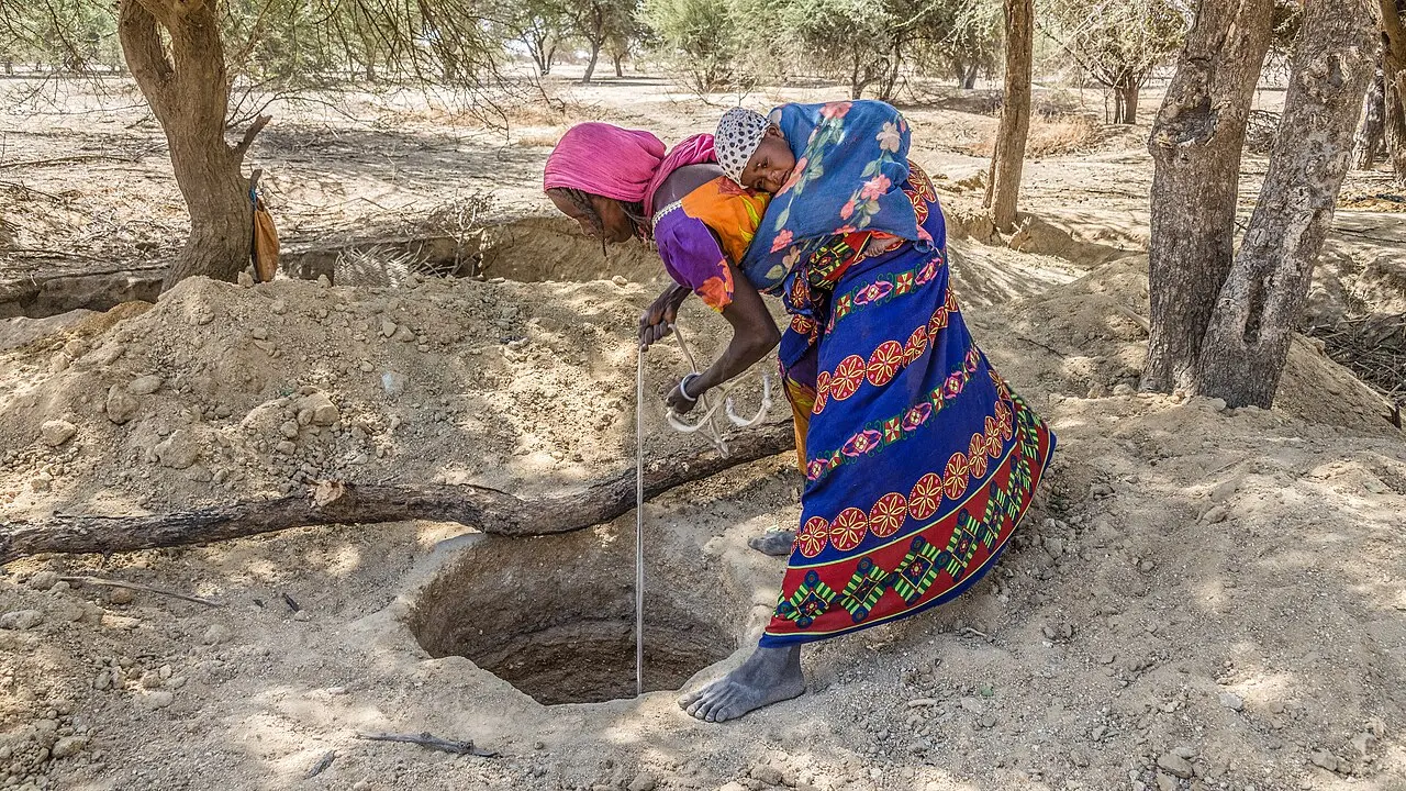 Chad 2019 digging a well deeper between Arada and Angafal DSC3936 — photo d’illustration (eau et assainissement)
