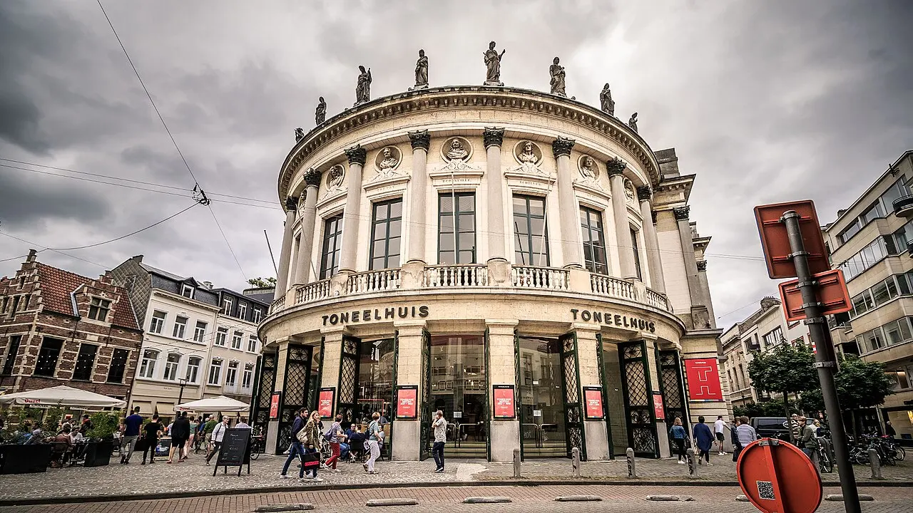 Bourlaschouwburg — illustration