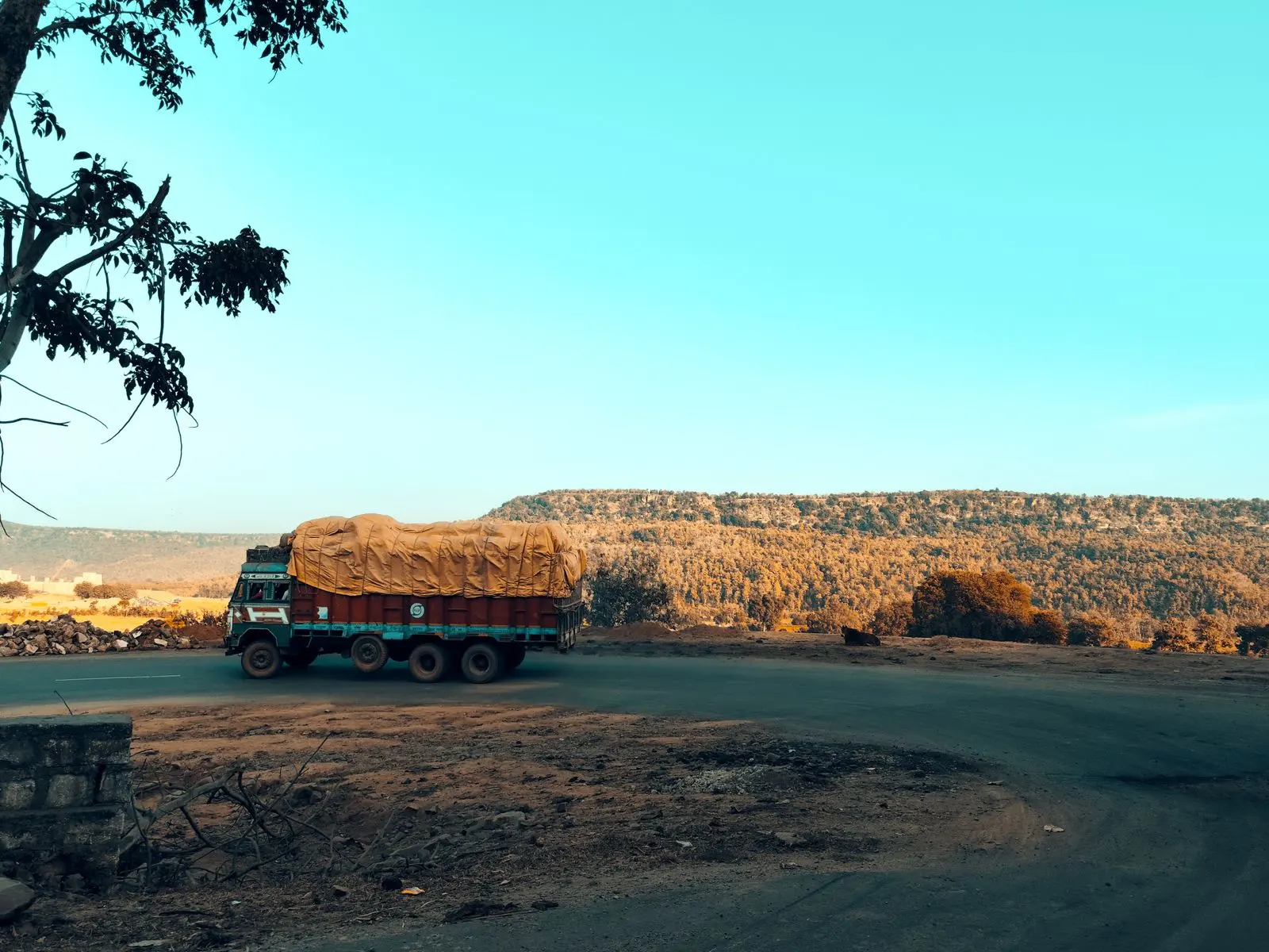 Transporters denounce illegal tolls in Mozambique