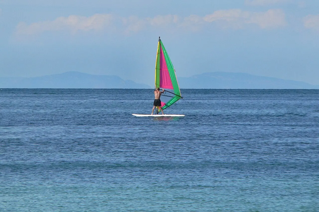 Windsurfing - Tourism - Tunisia — photo d’illustration (tourisme)