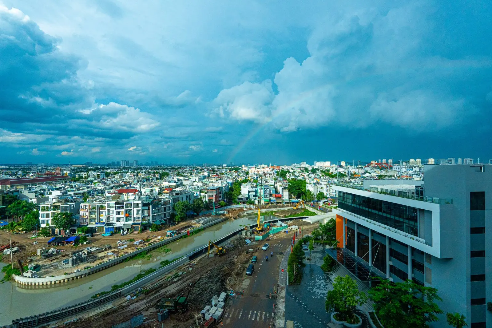 Vue aérienne de Lagos avec chantiers et expansion urbaine — photo d’illustration (banque d’images)