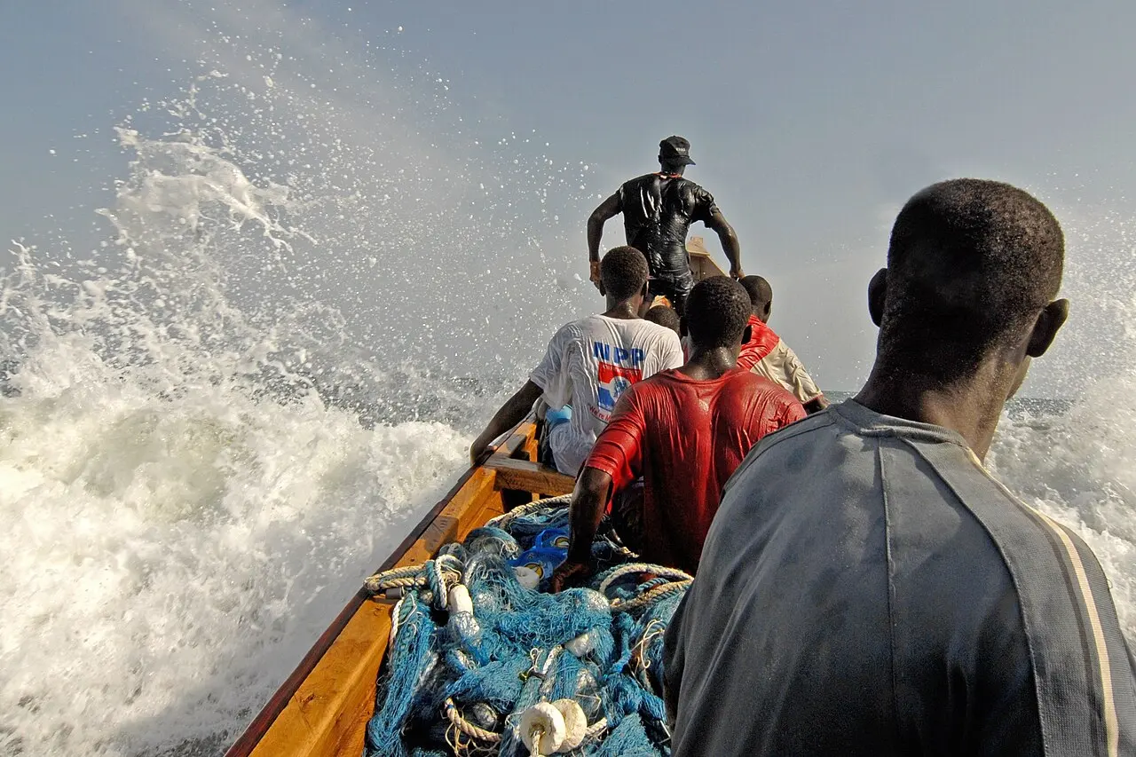 Ghana searches for missing canoe and seven fishers